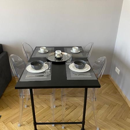 דירות ורשה Apartament Emilian מראה חיצוני תמונה