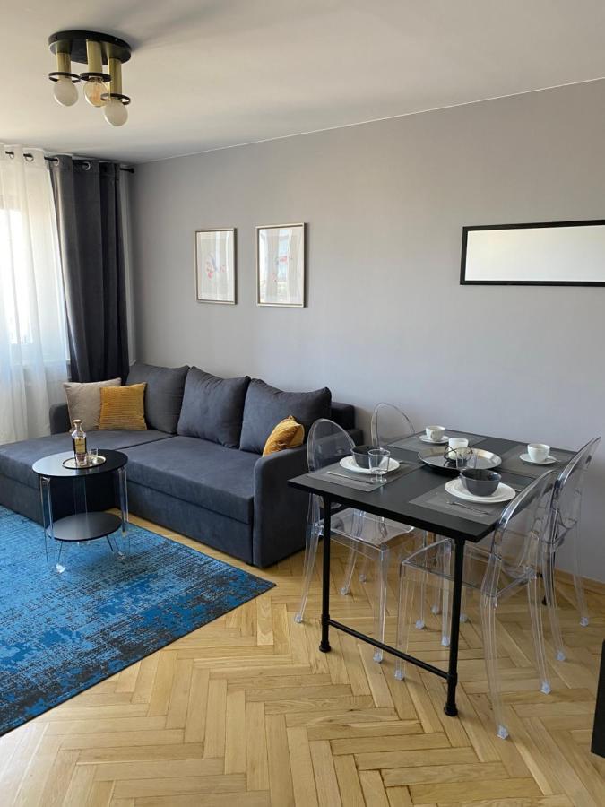 דירות ורשה Apartament Emilian מראה חיצוני תמונה